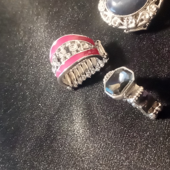 Statement rings expandable silver tone beautiful crystal like gems. Nwt - Picture 7 of 7